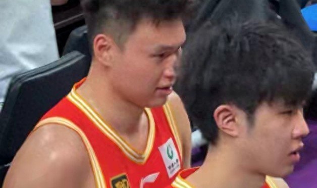 Kysports-上海男篮领跑CBA，真正对手藏身后，不是广东！|季后赛|浙江广厦|上海队|锋线|张镇麟_新浪体育_新浪新闻